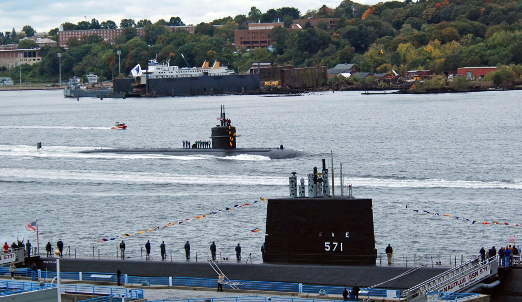 flickr official u.s. navy imagery uss pittsburgh returns home after deployment